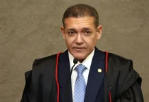 Nunes pede parecer da PGR sobre revisão da condenação de Bolsonaro