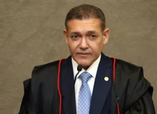 Nunes pede parecer da PGR sobre revisão da condenação de Bolsonaro