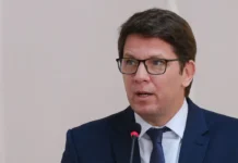 Frias nega ao STF envio de emendas para financiar filme de Bolsonaro