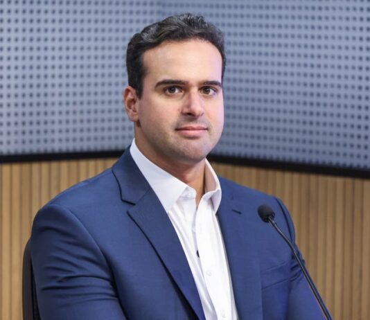 Governador Lucas anuncia antecipação da primeira parcela do 13º salário para 10 de junho
