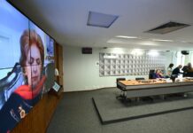 Vai à CE projeto que obriga Estado a agir para evitar evasão por gravidez precoce