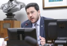 Deputado diz que fim da “taxa das blusinhas” beneficia consumidor de baixa renda