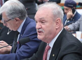 Comissão aprova atendimento especializado para idosos em hospitais de grande porte