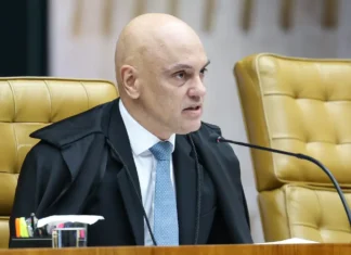 Moraes dá 48 horas para Bolsonaro informar se autorizou vídeo com IA