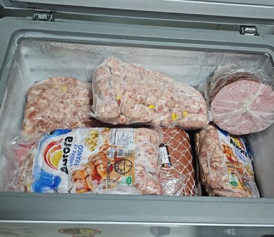 Procon Municipal apreende mais de 120 produtos vencidos durante fiscalização