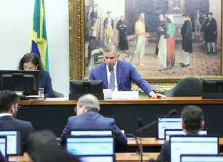CCJ da Câmara aprova fim da aposentadoria como punição para juízes