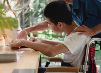Projeto inclui estudantes com deficiência em regime escolar especial