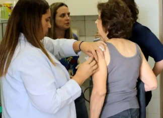 SUS amplia cobertura da vacina Pneumo 20 para maiores de 85 anos