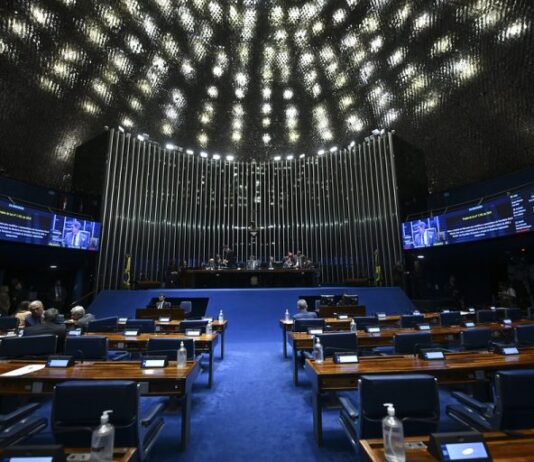 Maioria dos deputados em exercício busca a reeleição, mas cresce o número de quem concorre a outros cargos