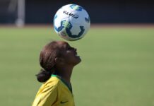 Lei torna futebol feminino prioridade na política de esporte