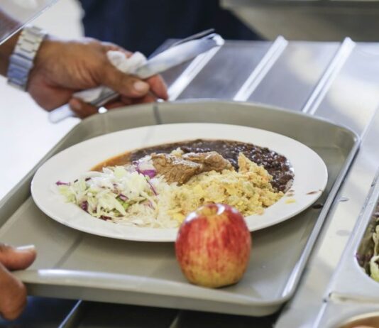 Projeto cria auxílio-alimentação para pessoas idosas em situação de vulnerabilidade