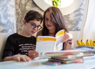 Projeto permite dedução integral do Imposto de Renda de gastos com educação de autistas