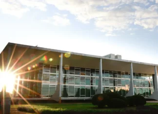 STF deve julgar revisão da condenação de Bolsonaro após eleições